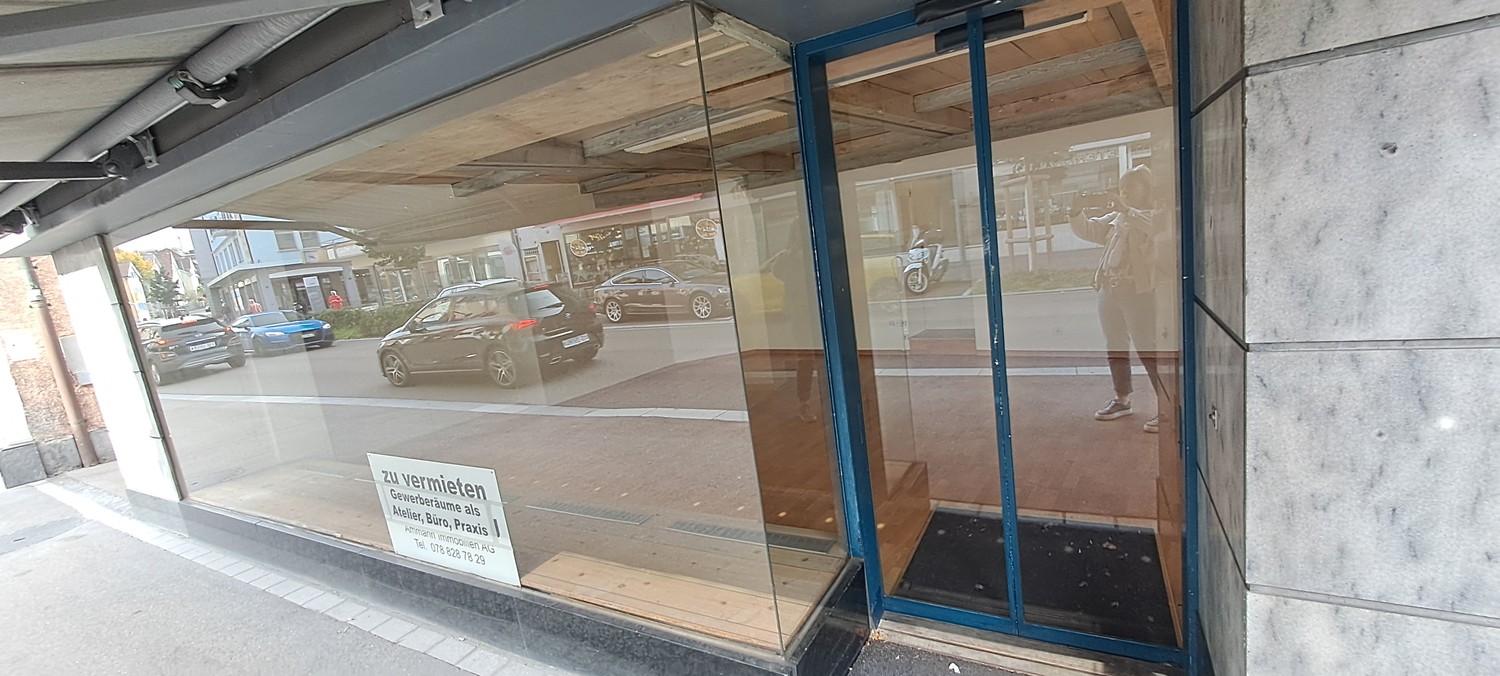 74m² negozio, foto 10 di 10