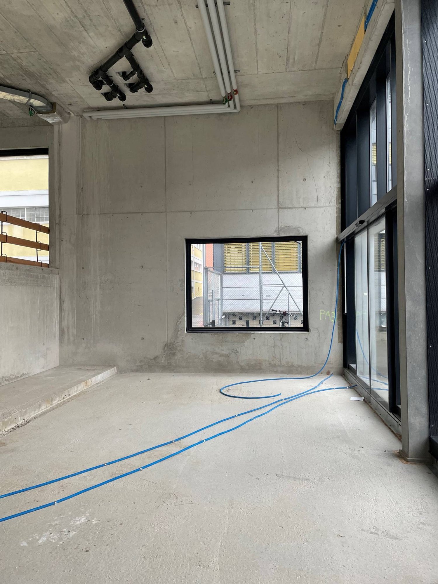 99m² arcade