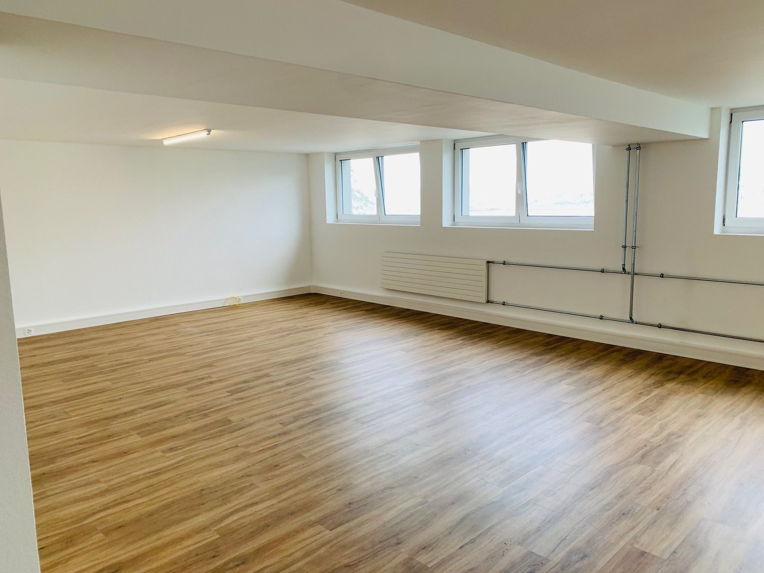 79m² office
