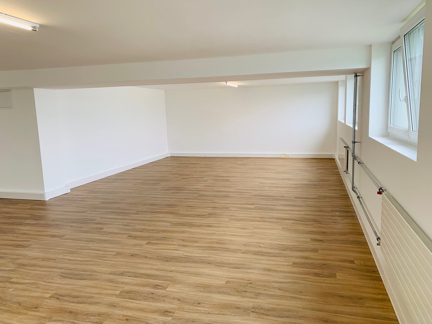79m² office