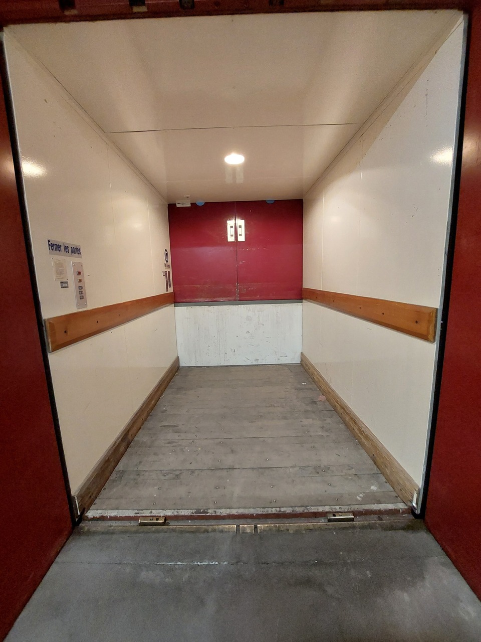 22m² office
