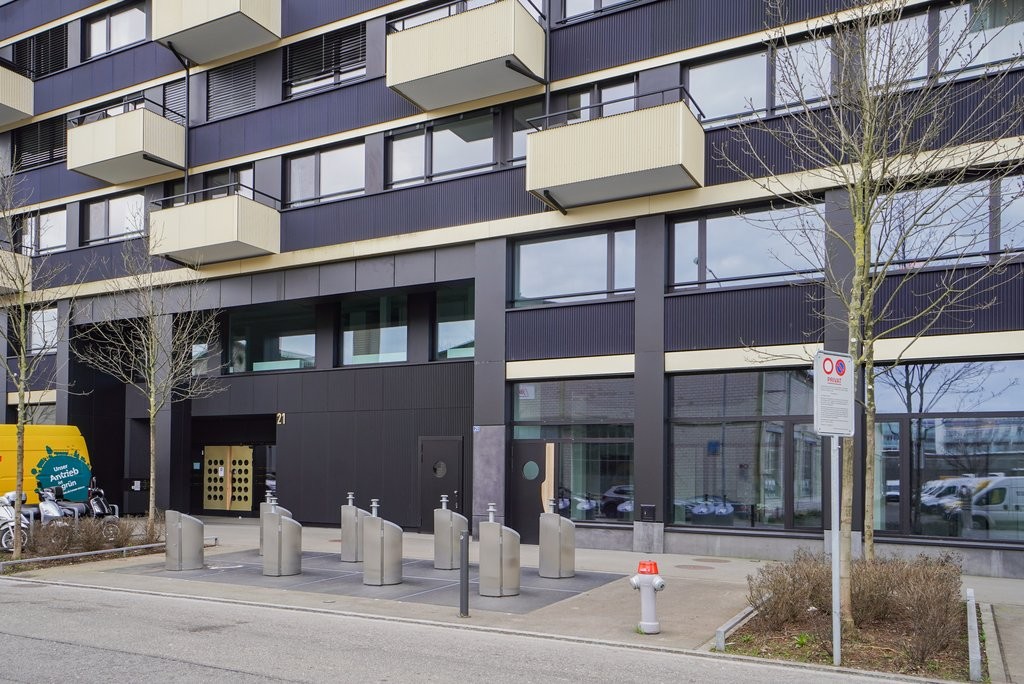 185m² office