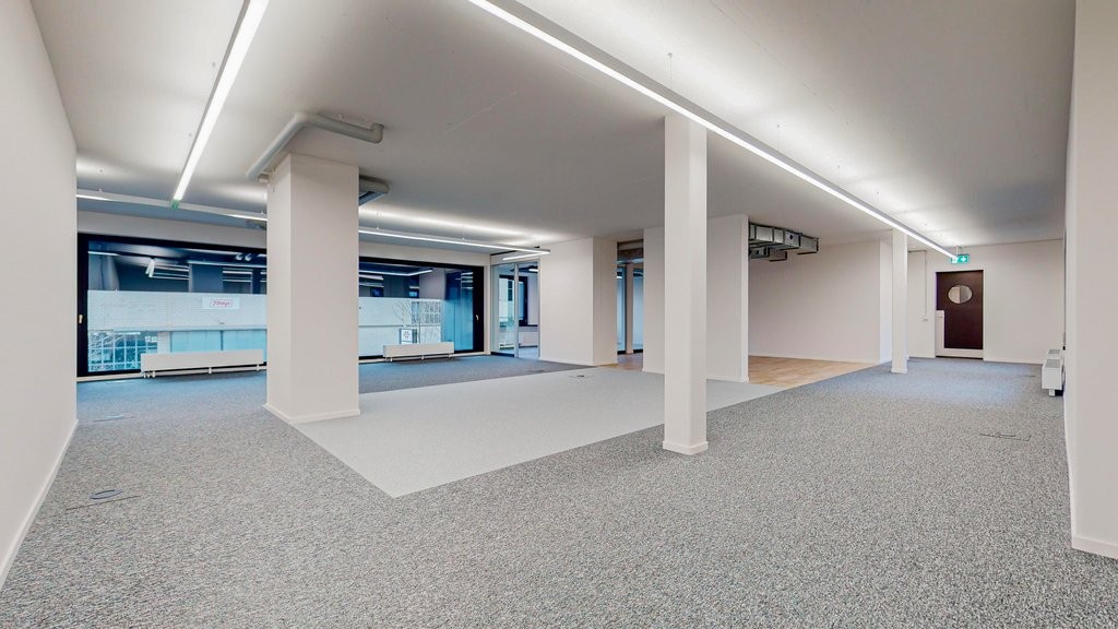 185m² office