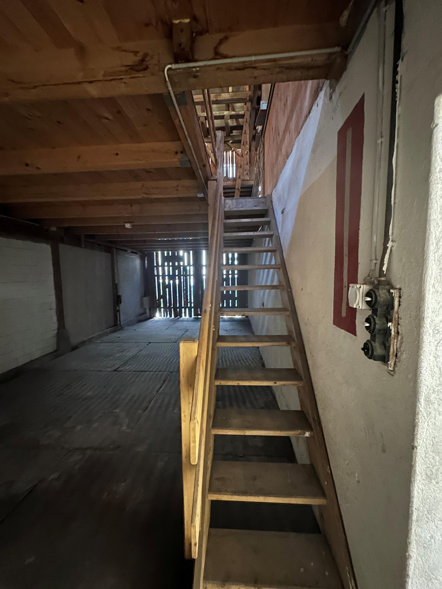 270m² locale di magazzino