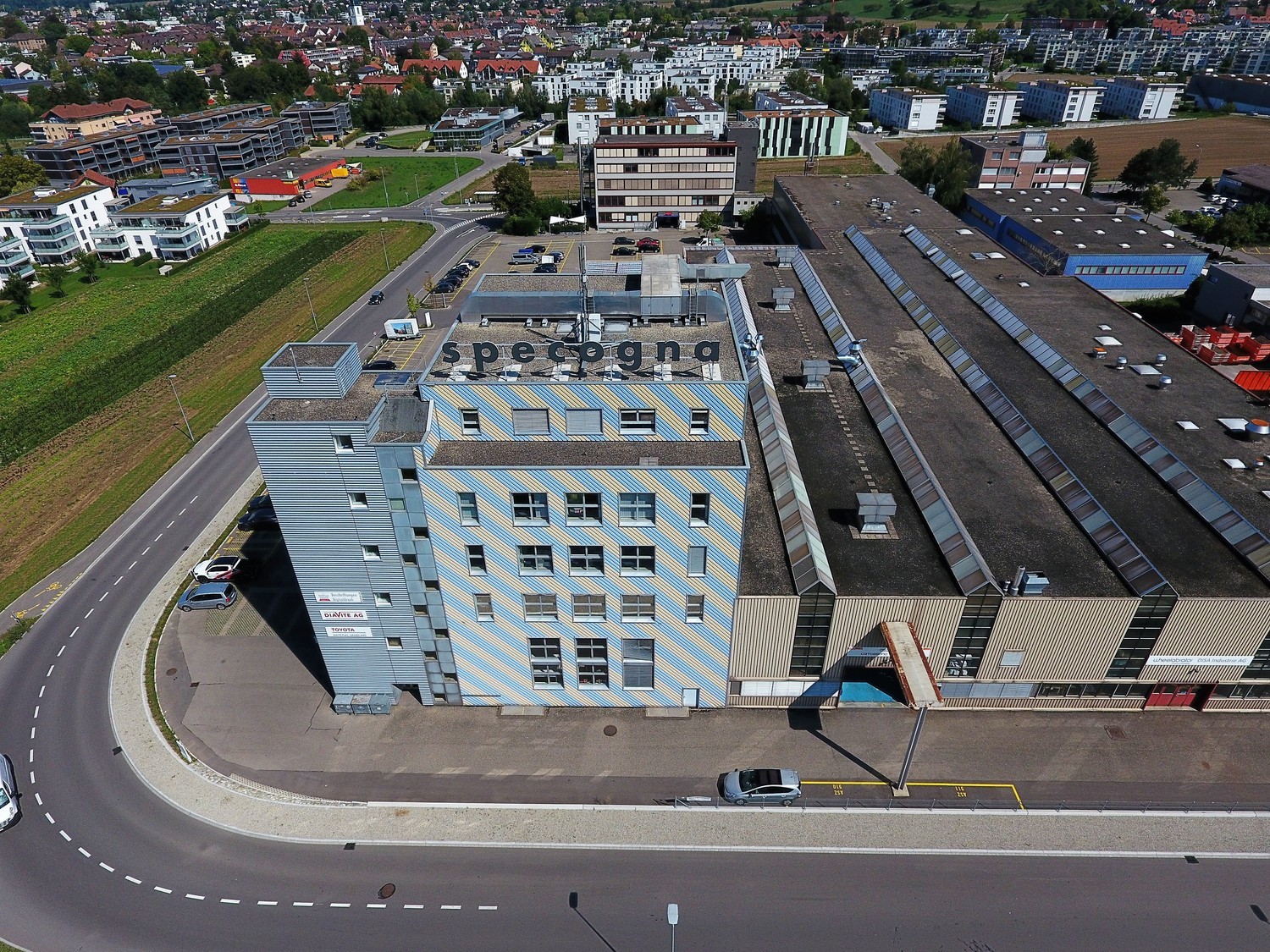 930-1420m² commerciale, foto 2 di 9