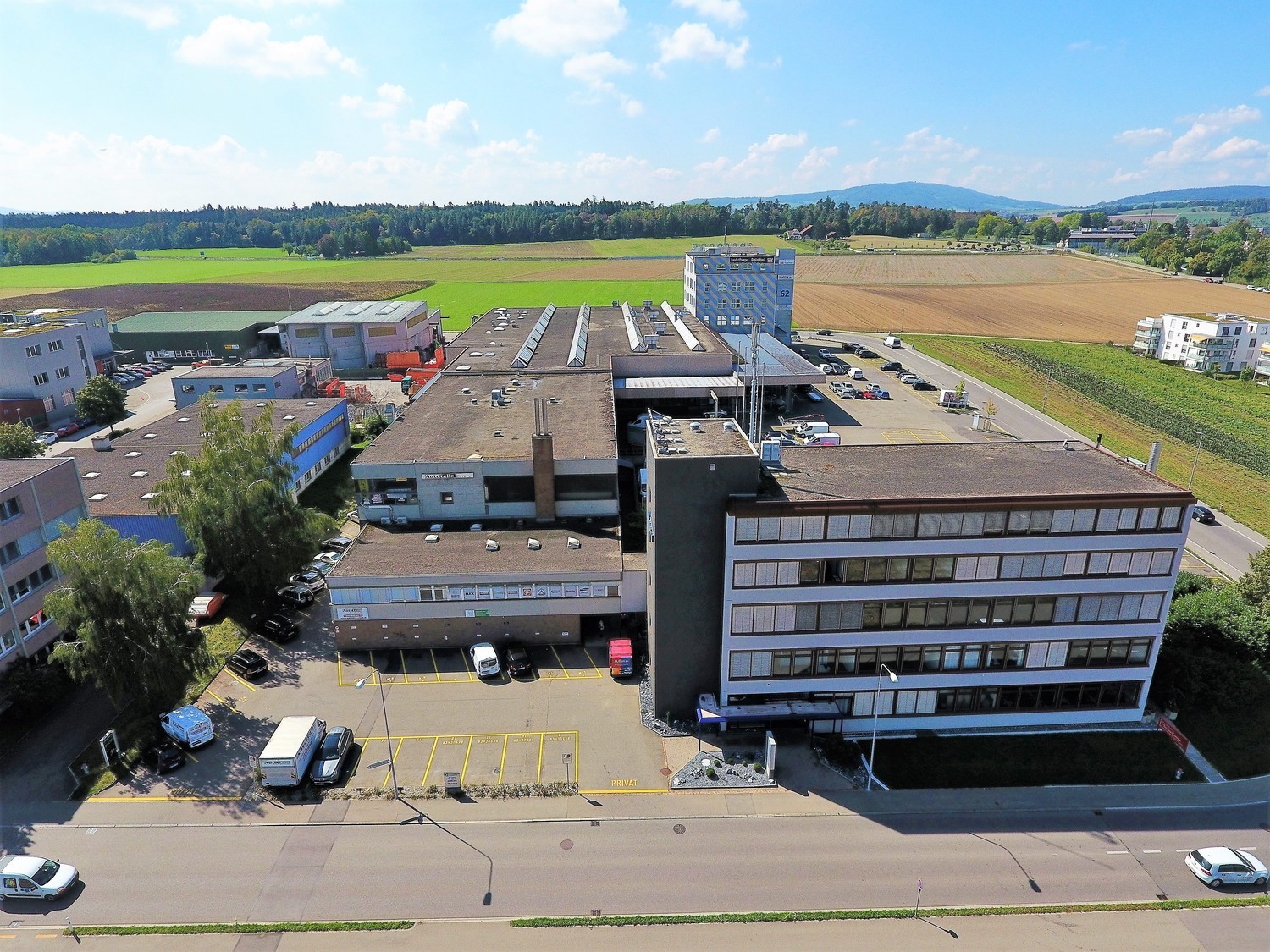930-1420m² commerciale, foto 1 di 9