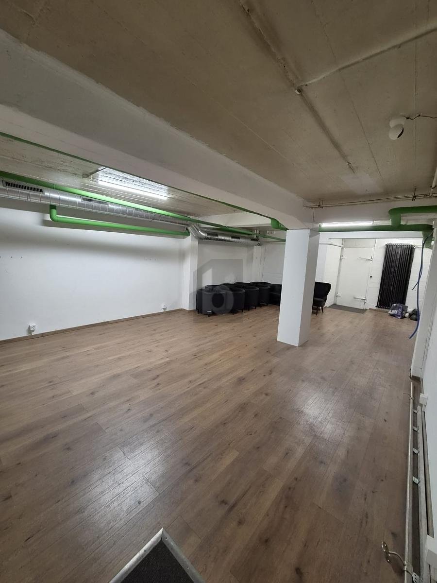 180m² Laden