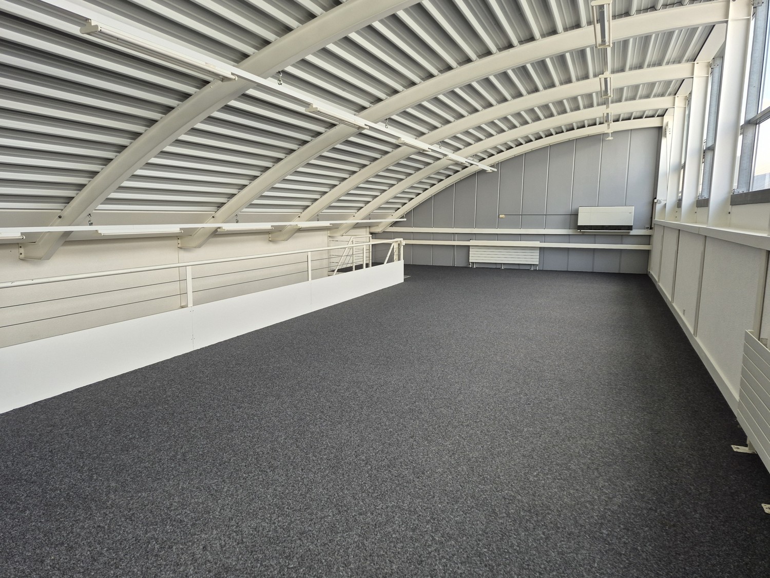 188m² office
