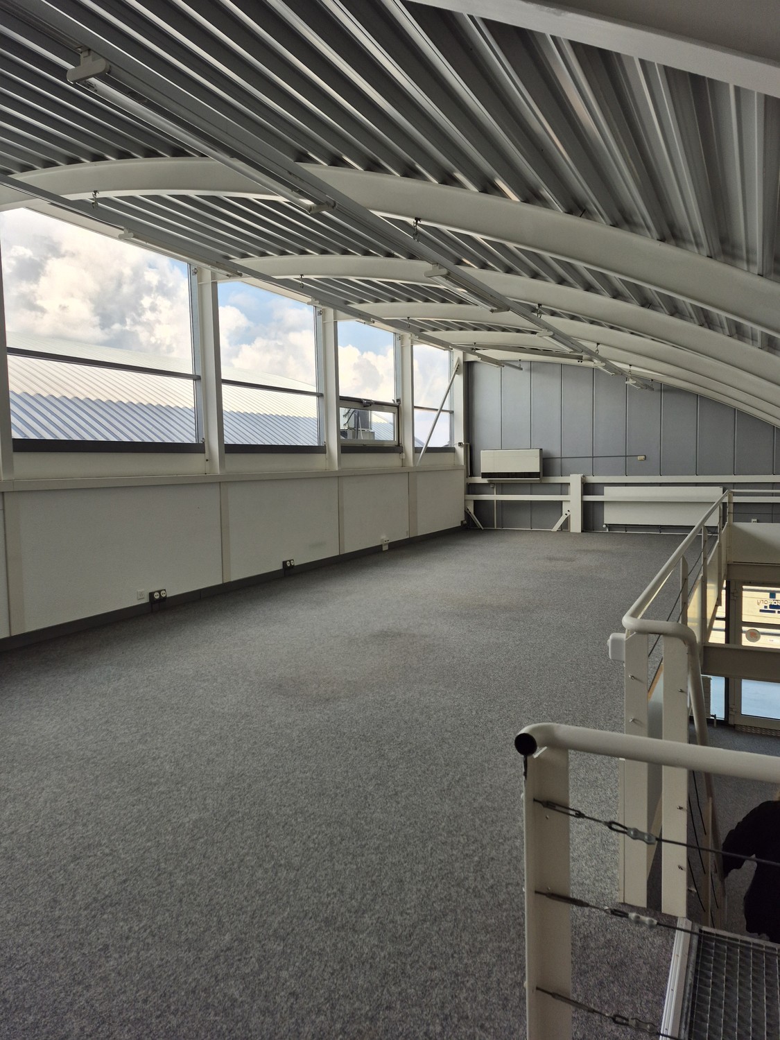 188m² office