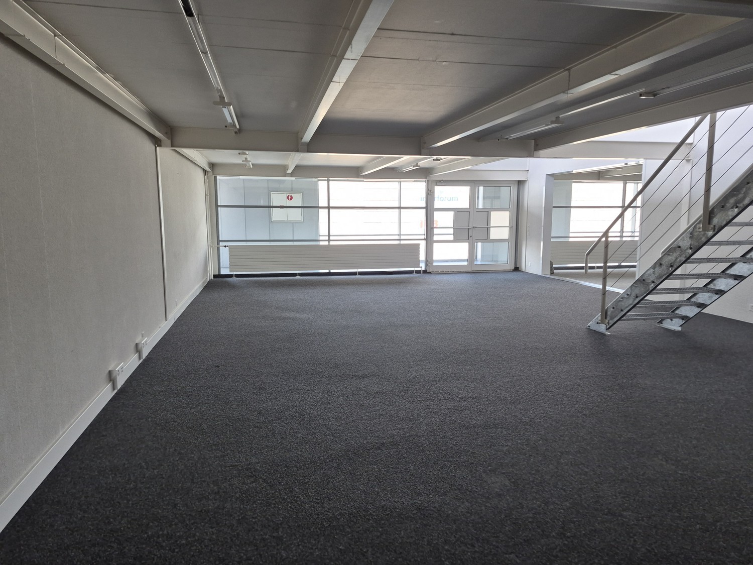 188m² office