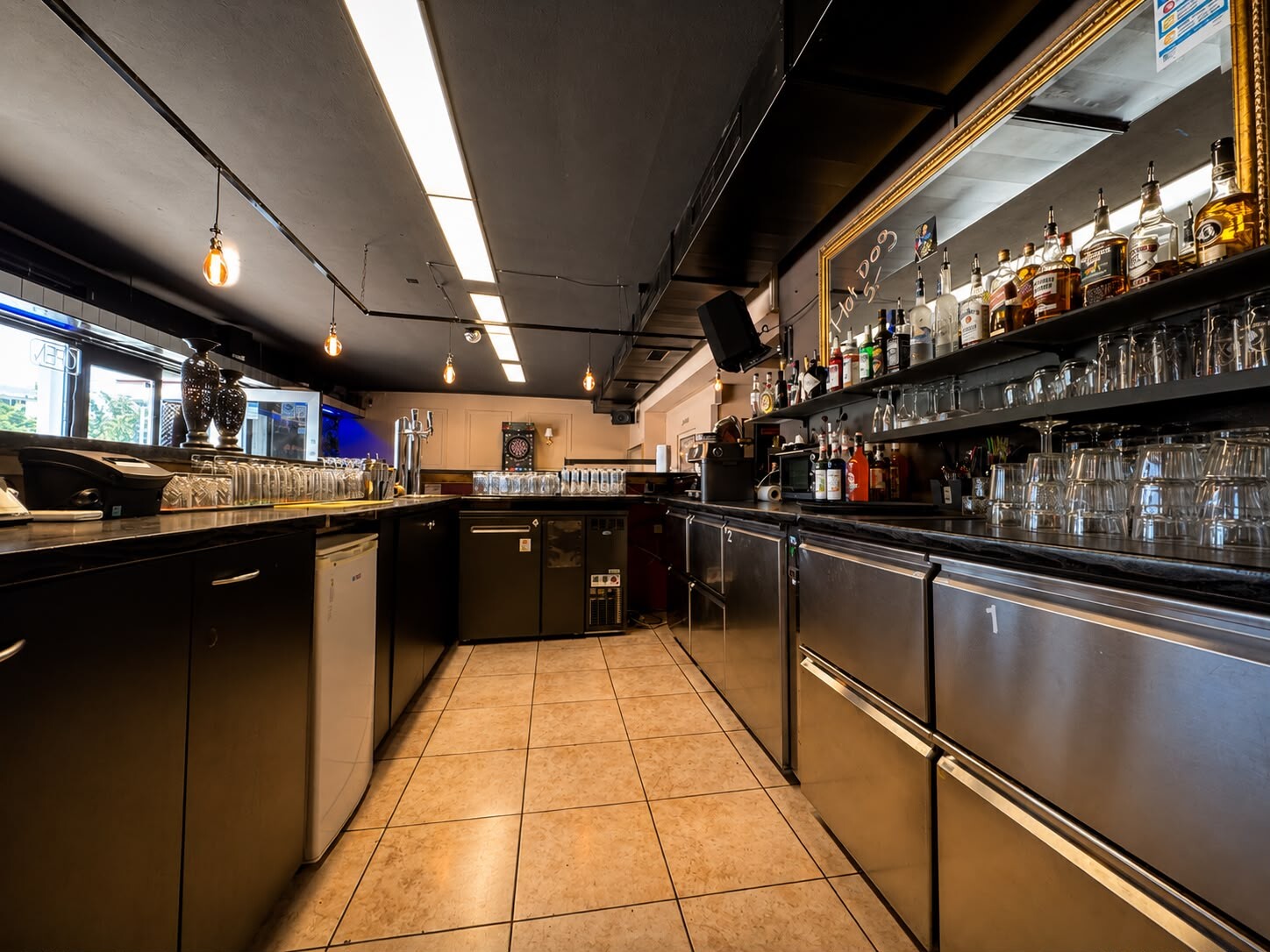 167m² bar, Foto 4 von 5
