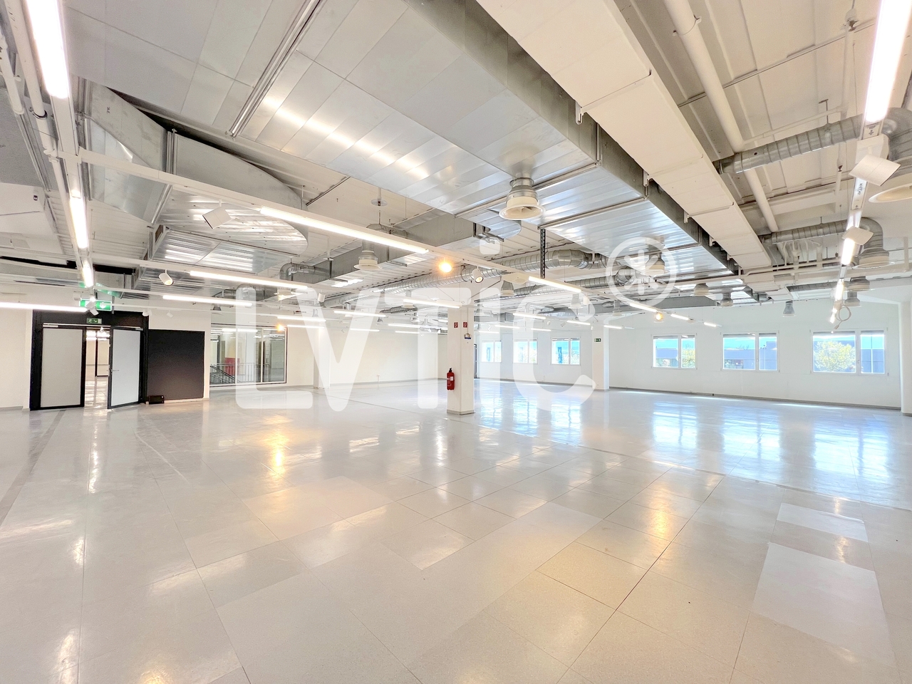negozio di 325m²