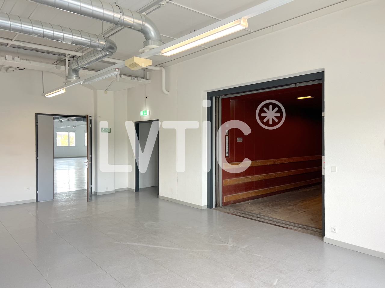 negozio di 325m²