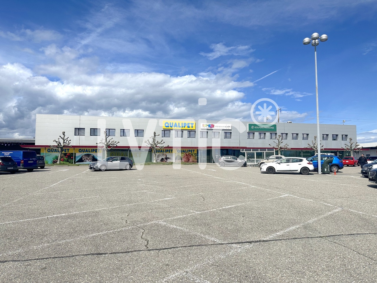 negozio di 325m²