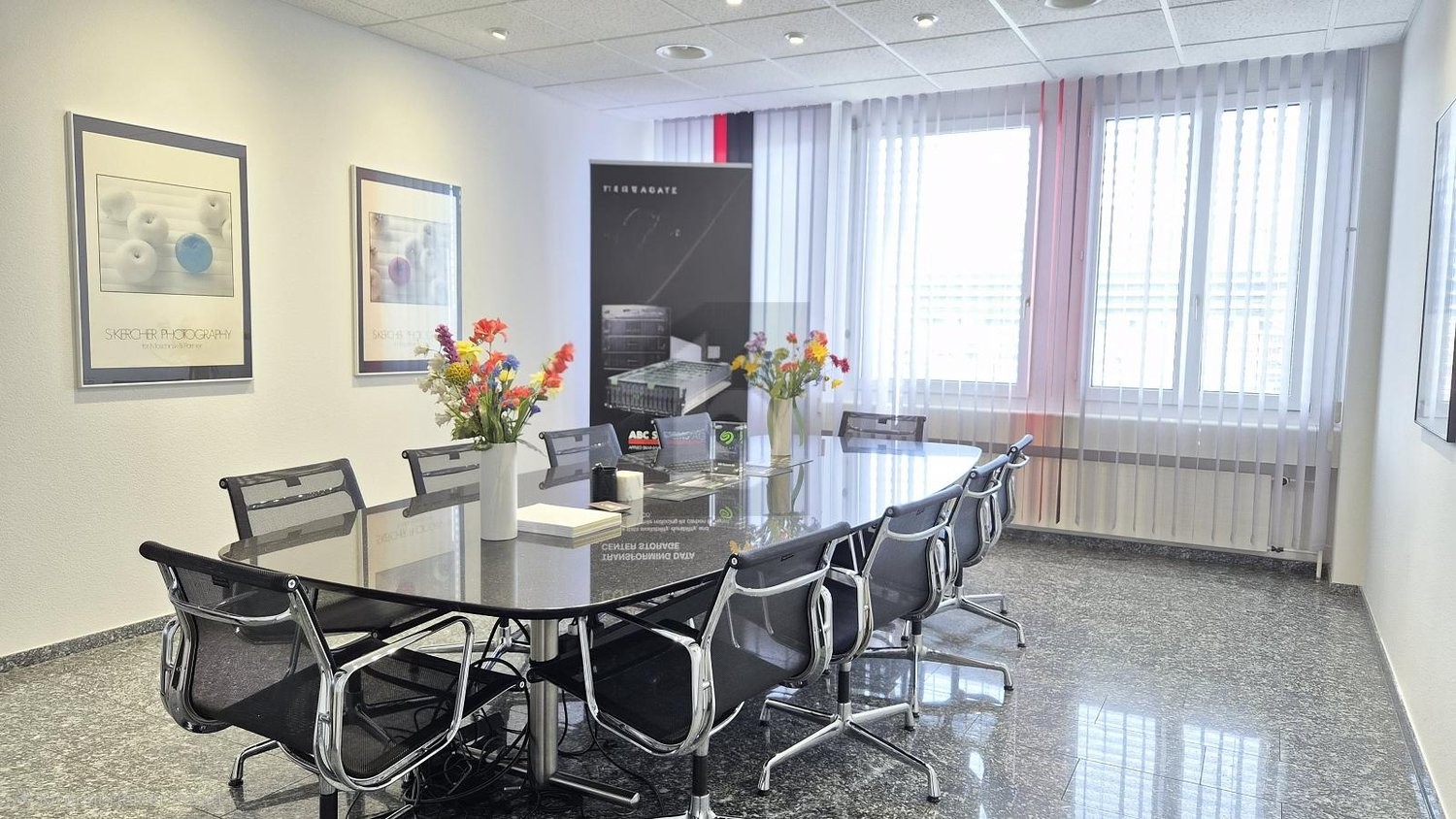 200m² office