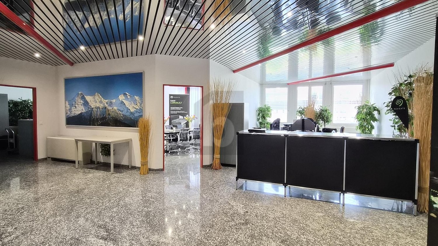 200m² office