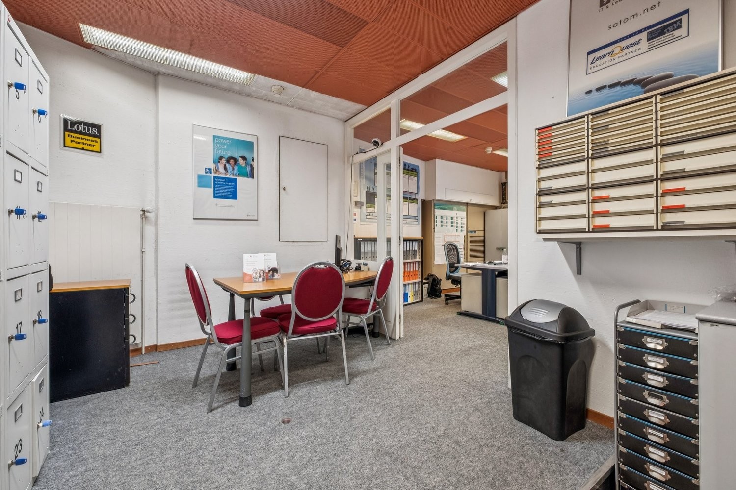 324m² Büro, Foto 6 von 10