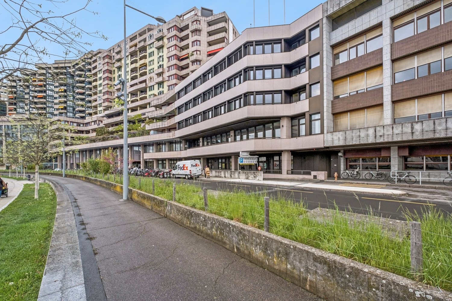 324m² Büro, Foto 1 von 10