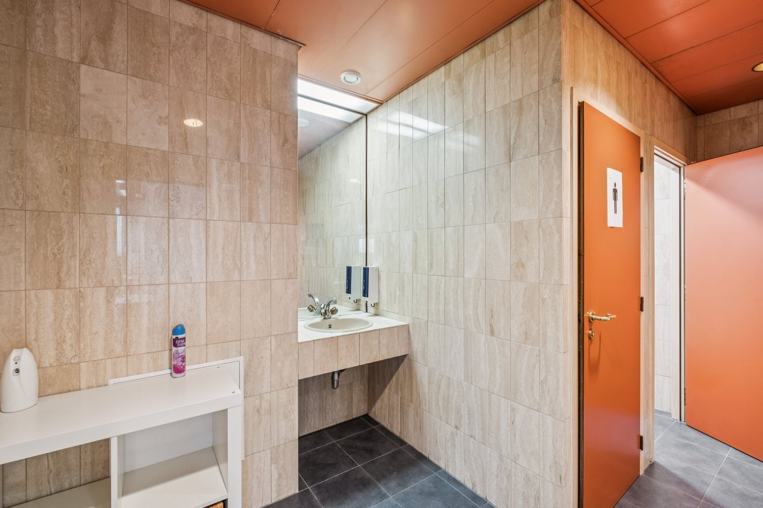 324m² Büro, Foto 4 von 10