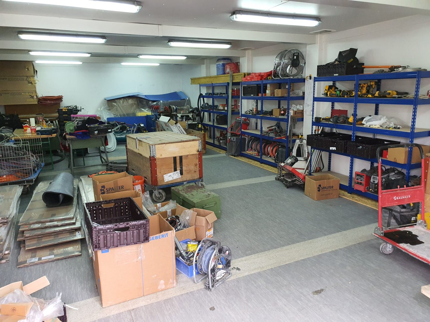 Locale di deposito di 49m², foto 4 di 5