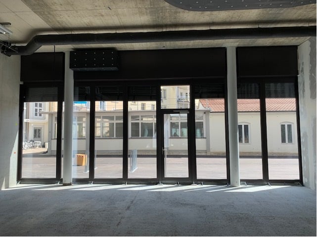 317m² commercial