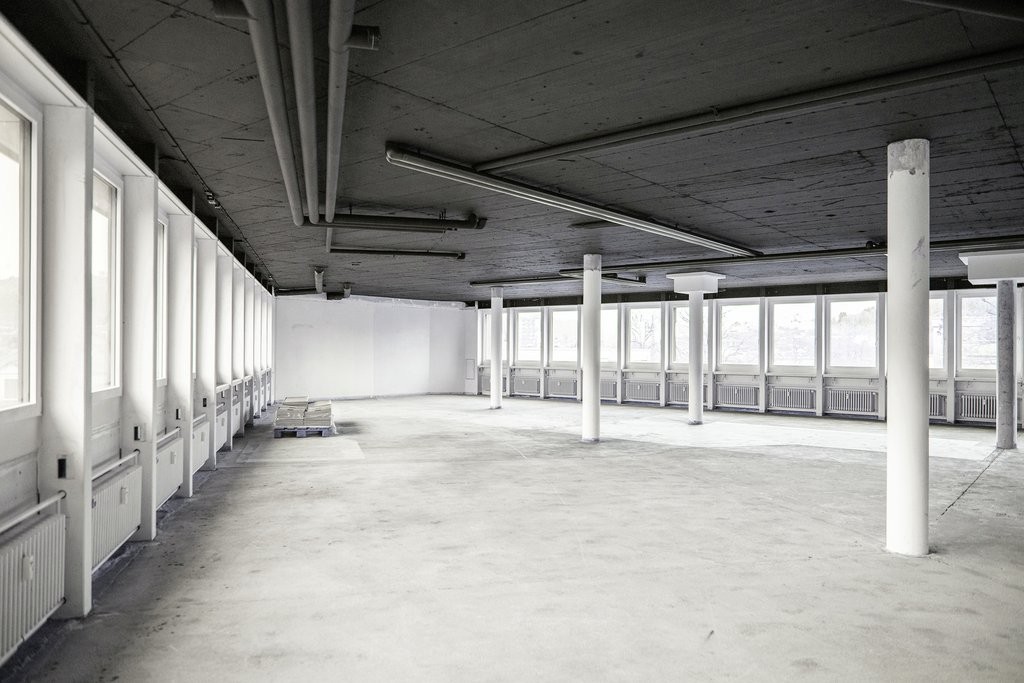 258m² office