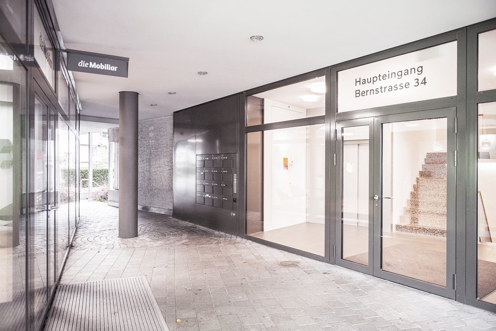 258m² office