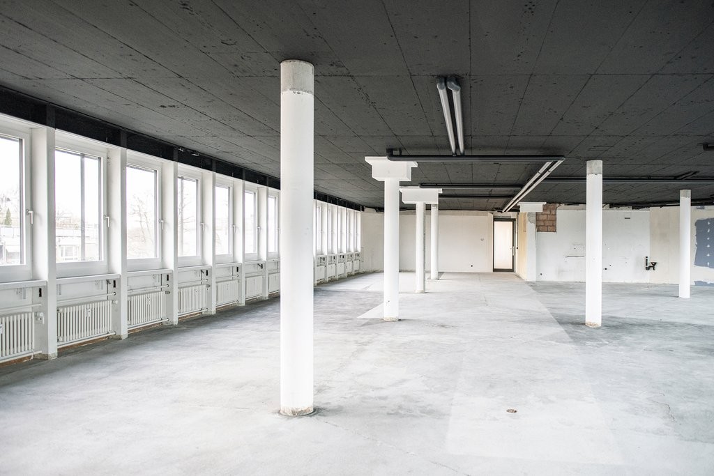 258m² office