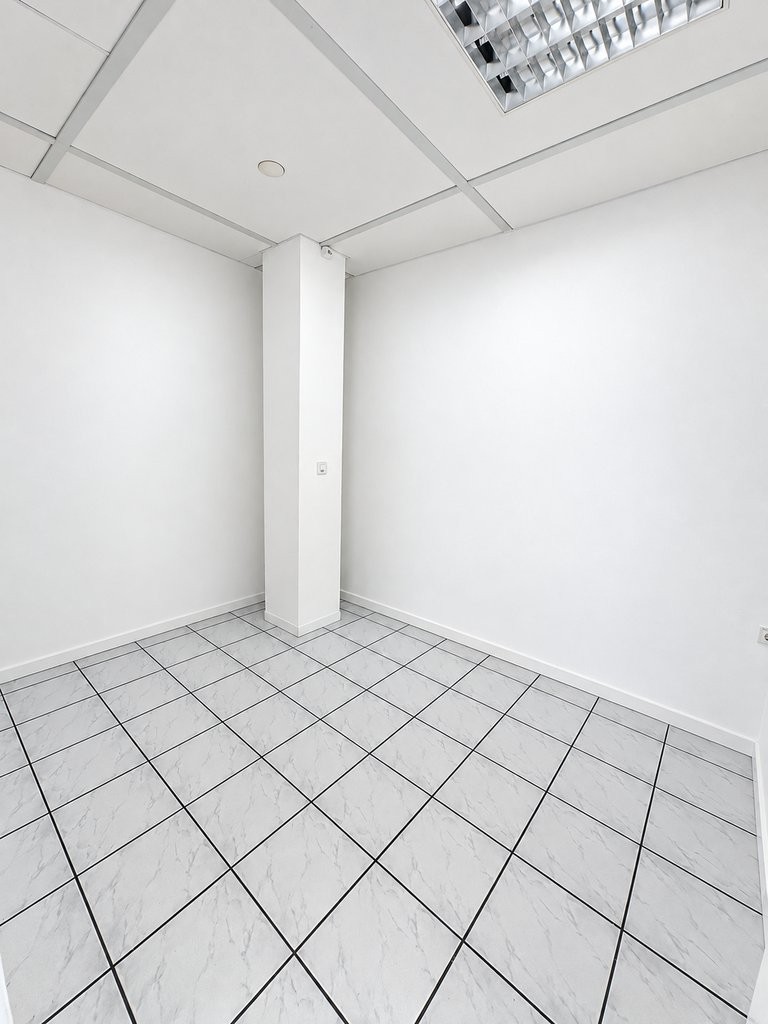 119m² shop