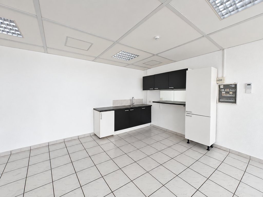 119m² shop