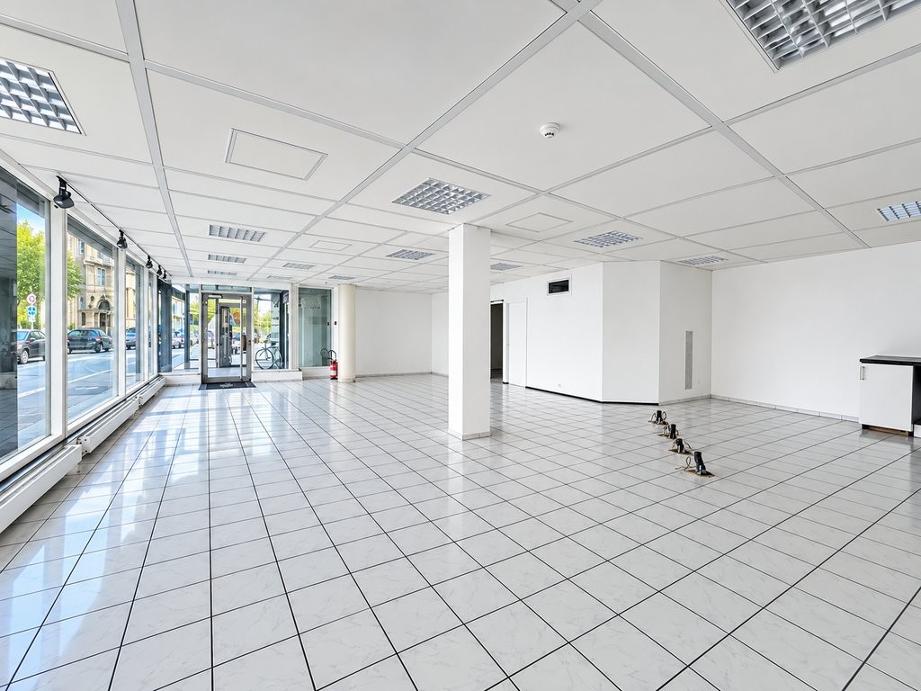 119m² shop