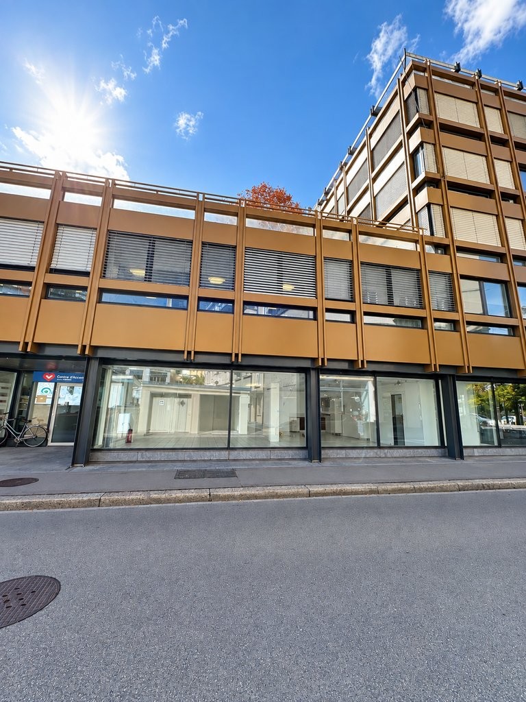 119m² shop