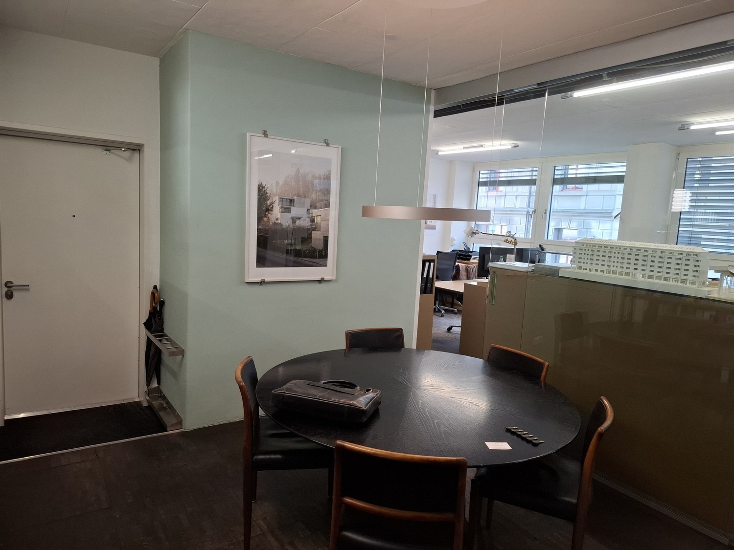 112m² office