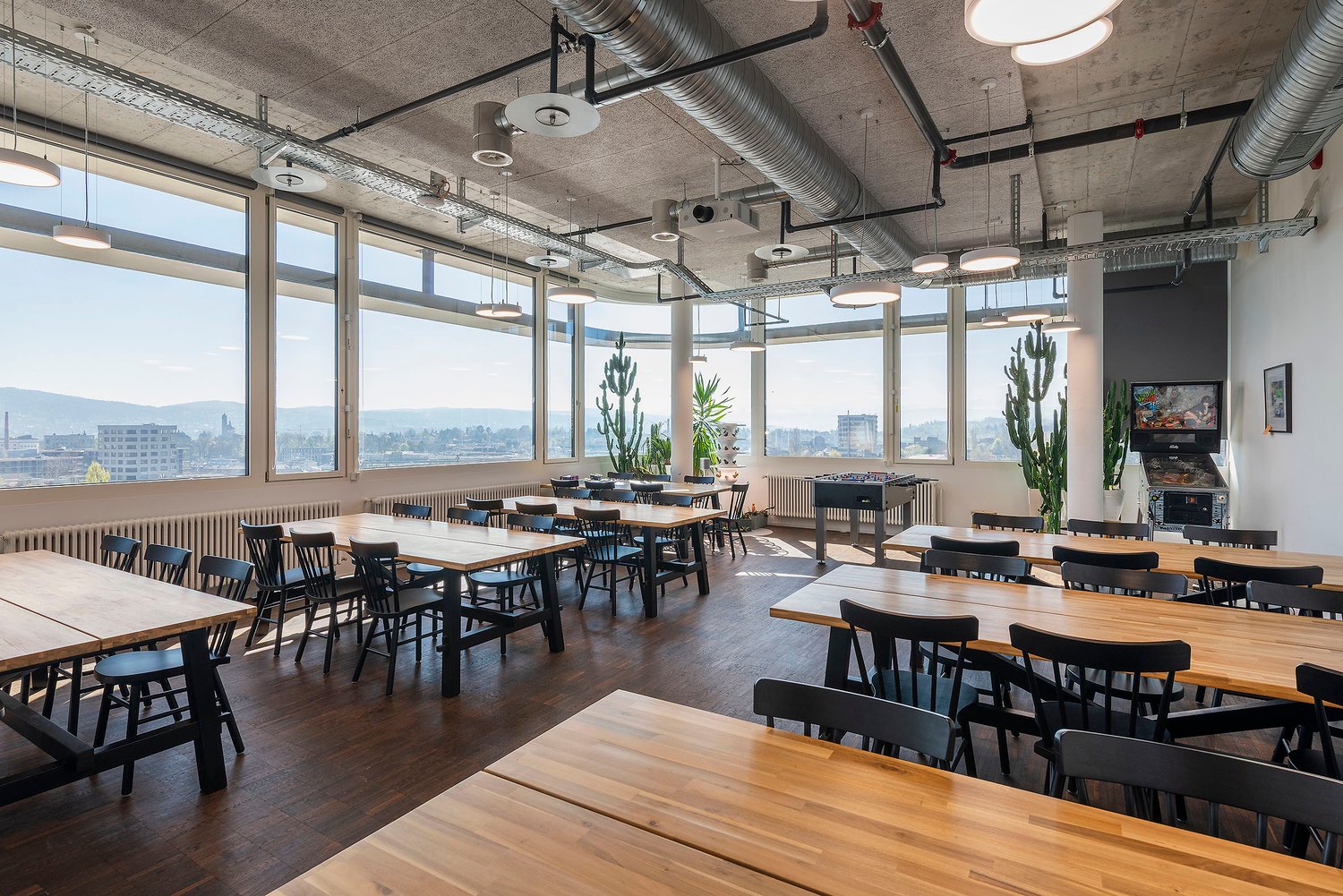 1058m² office
