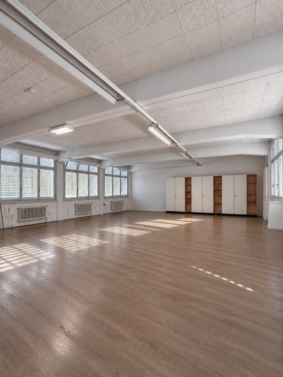 103m² office