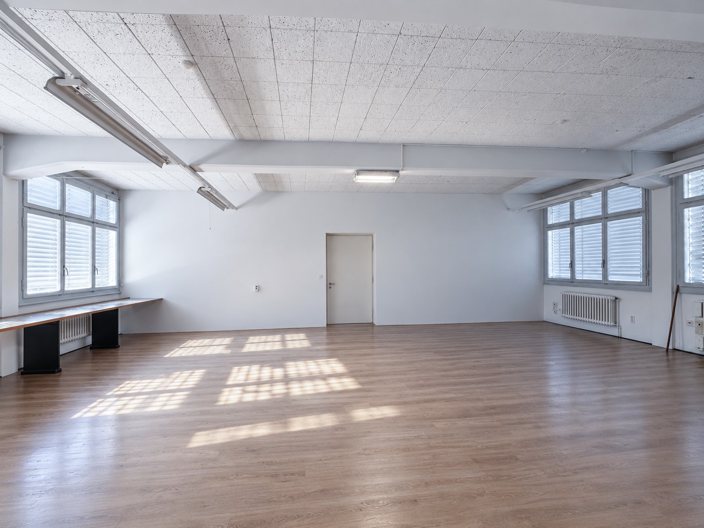 103m² office