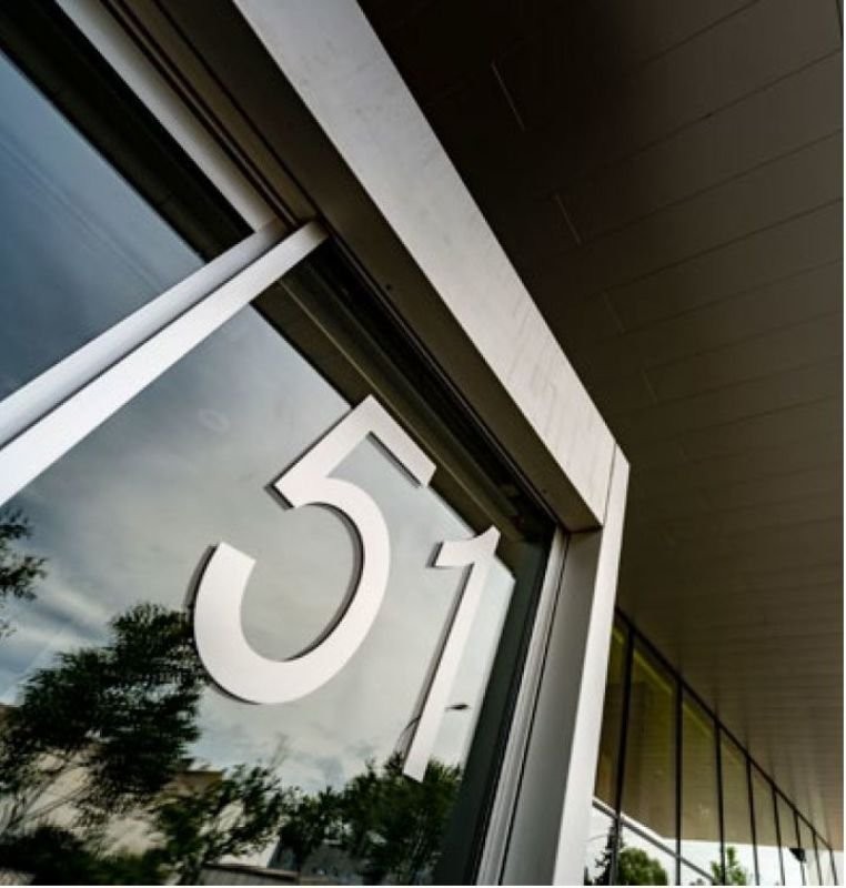 1300m² office