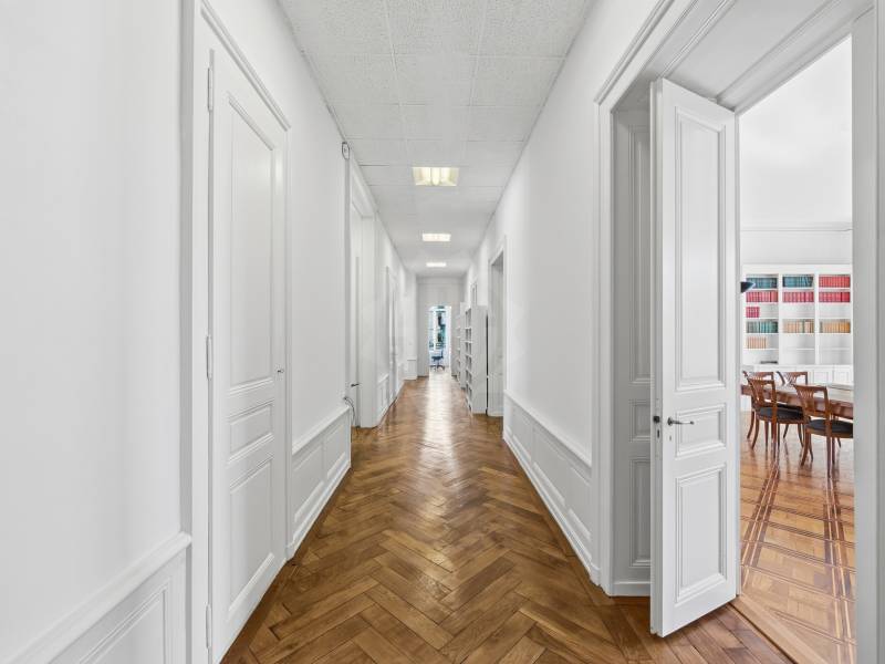 330m² ufficio, foto 3 di 10