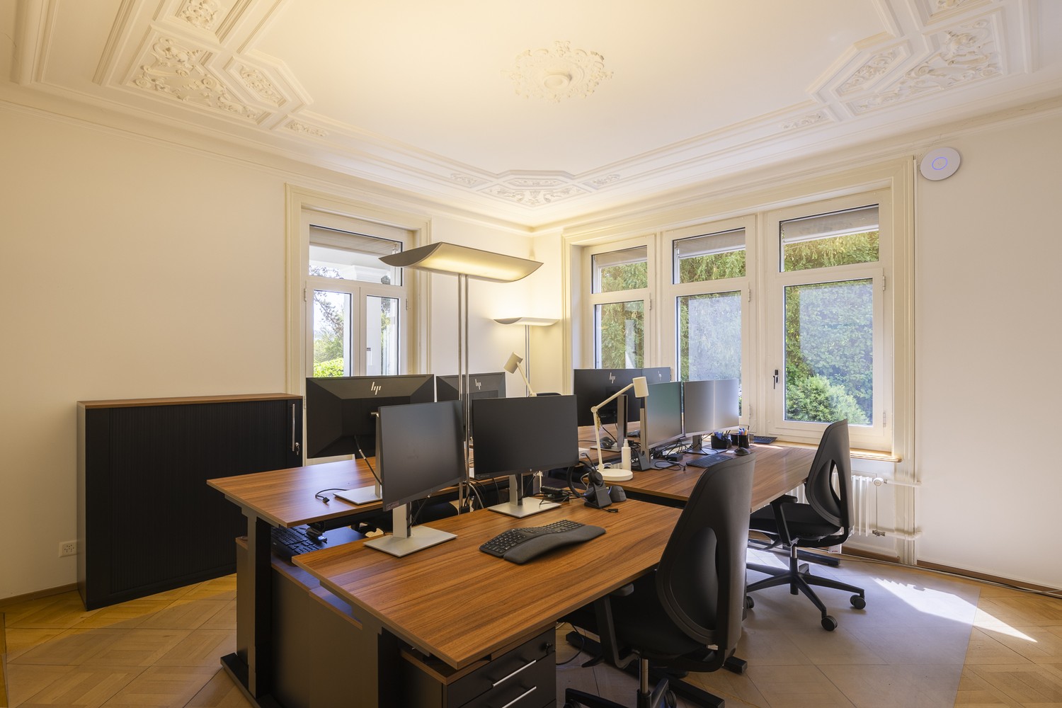 411m² office