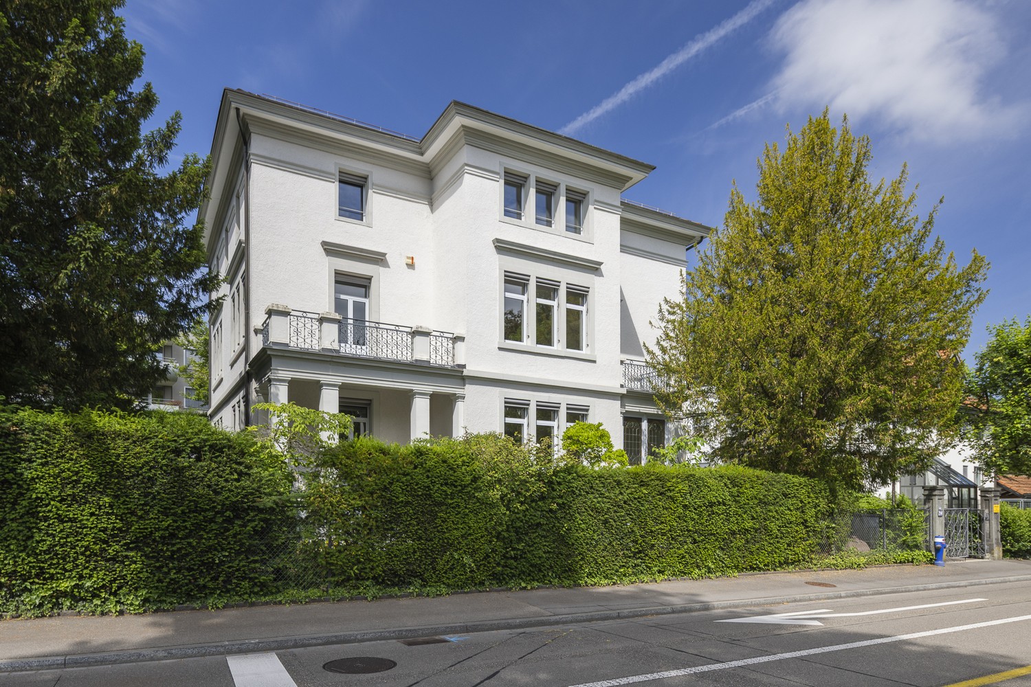411m² office