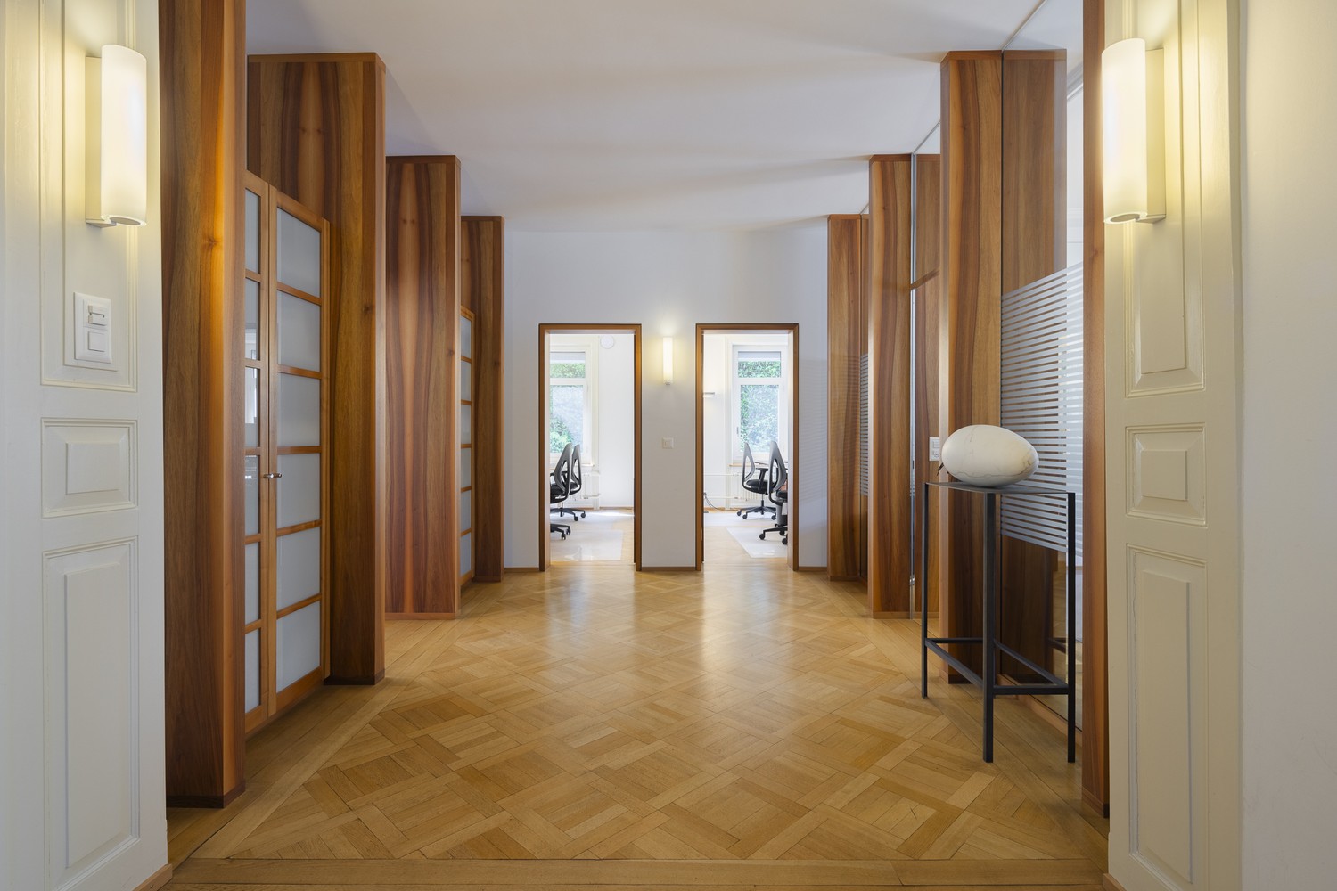 411m² office
