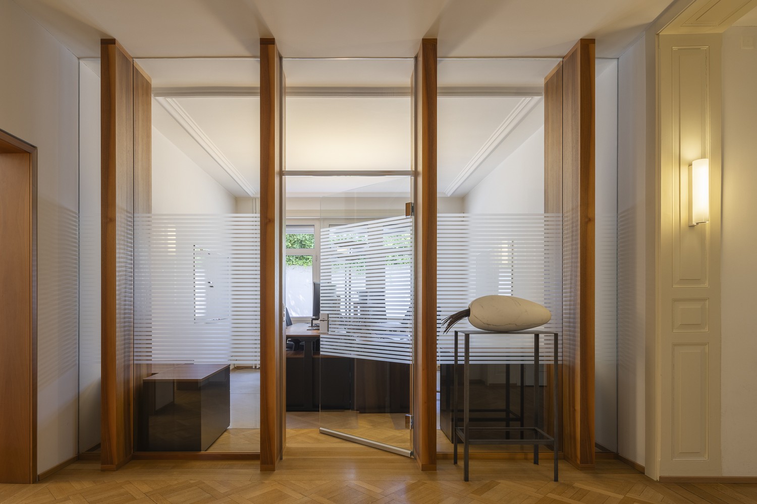 411m² office