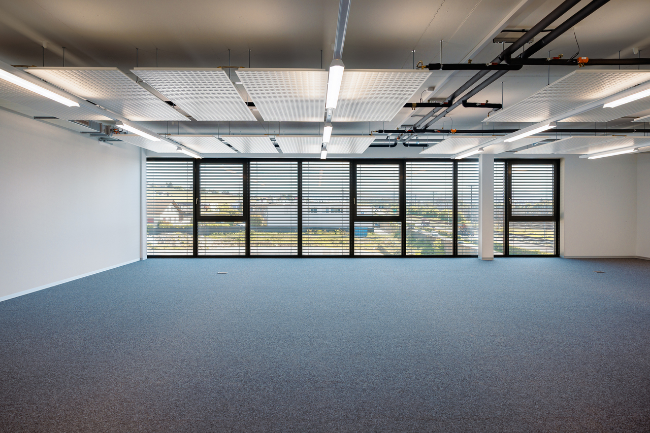 97m² office