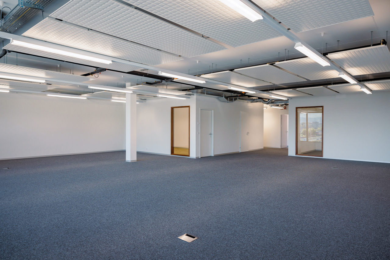 97m² office