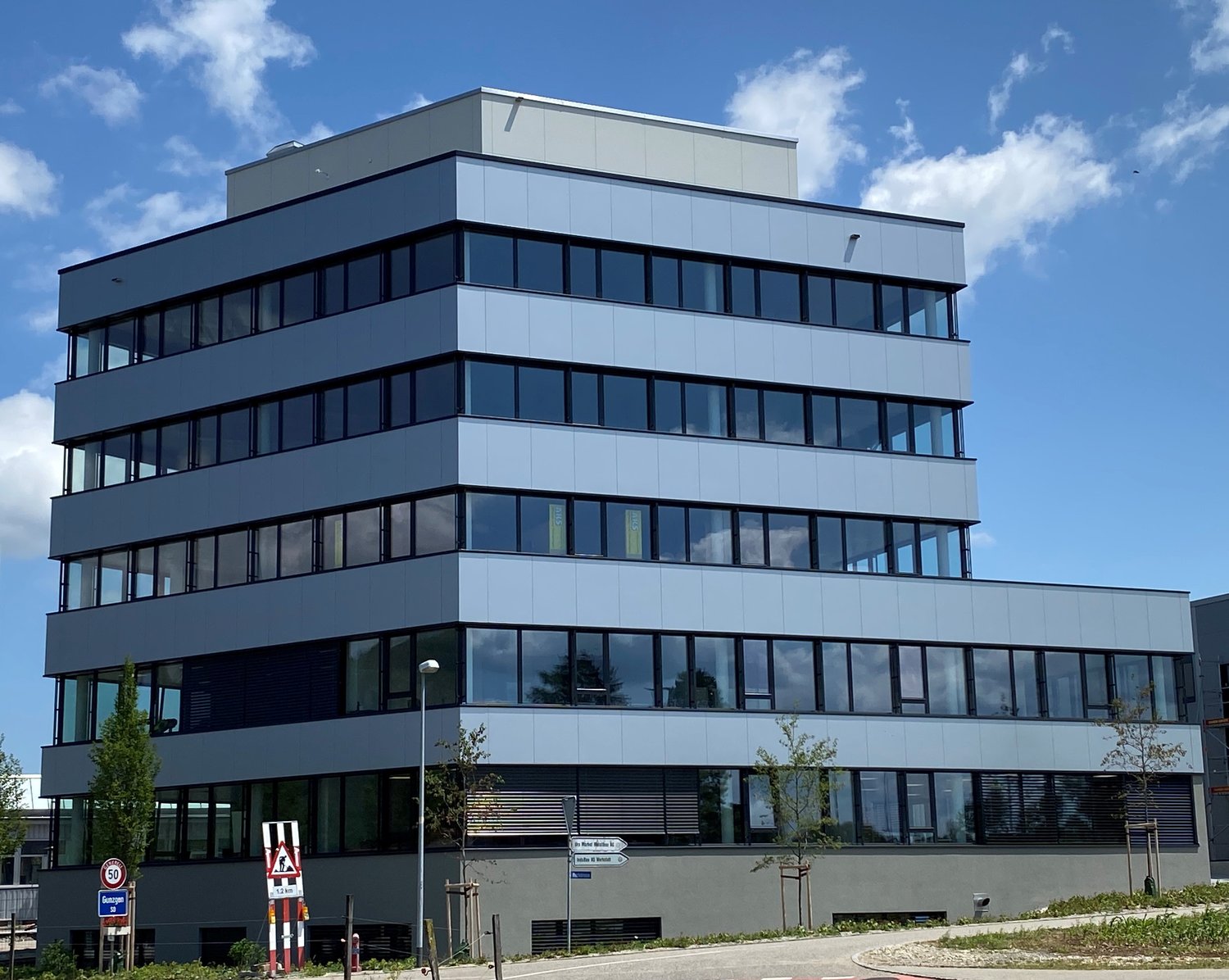 262m² office
