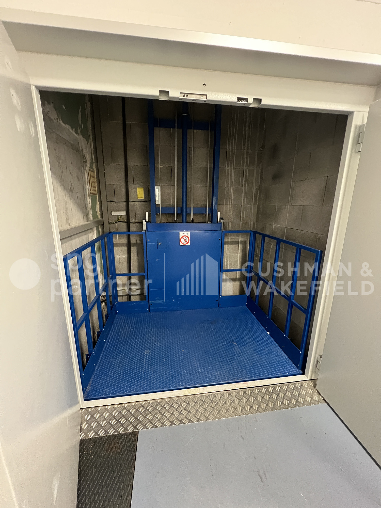 1300m² Gewerbe, Foto 4 von 8