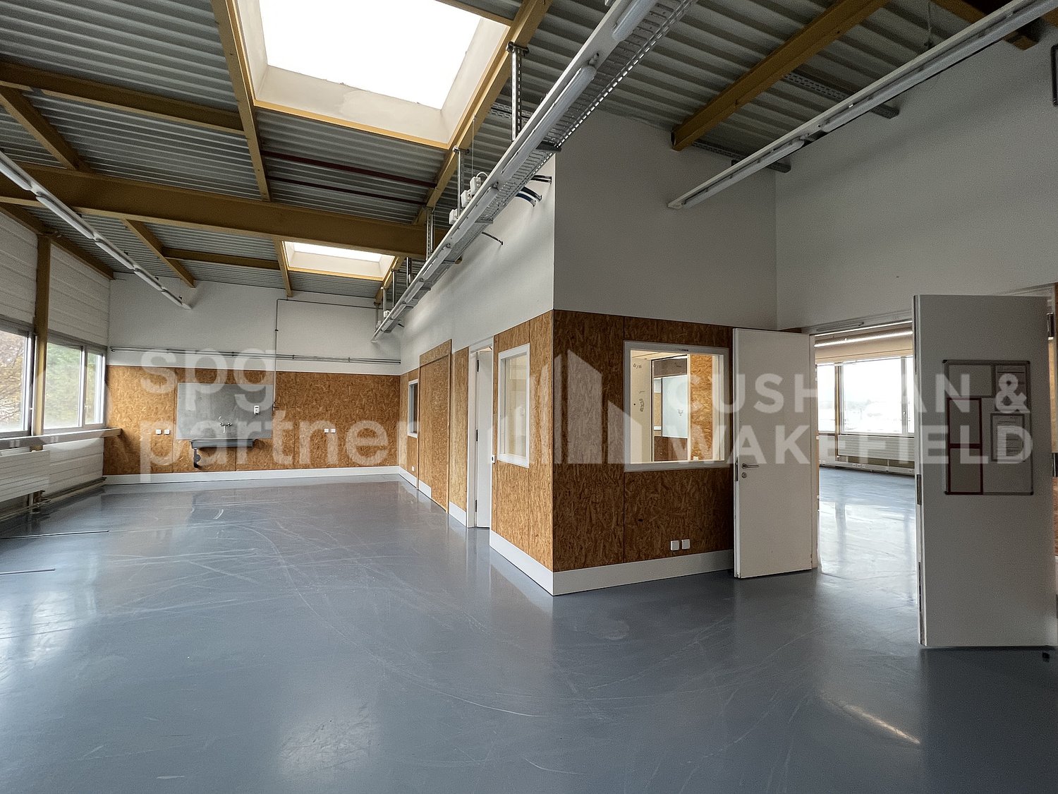 1300m² Gewerbe, Foto 7 von 8