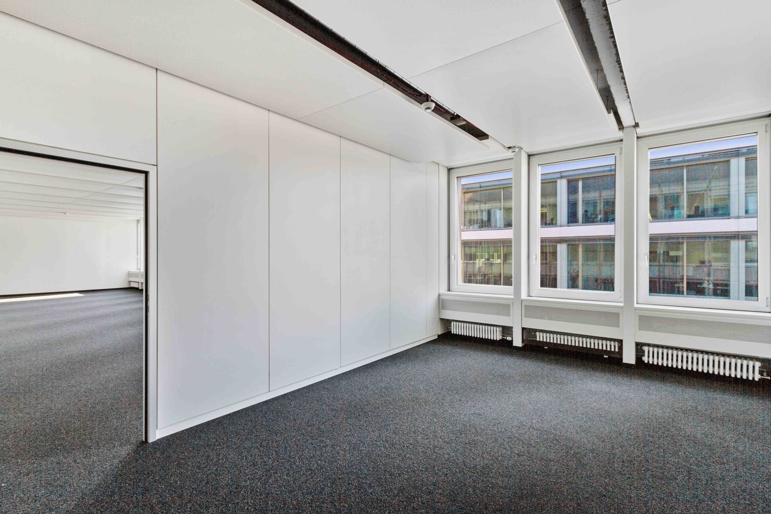 146m² office