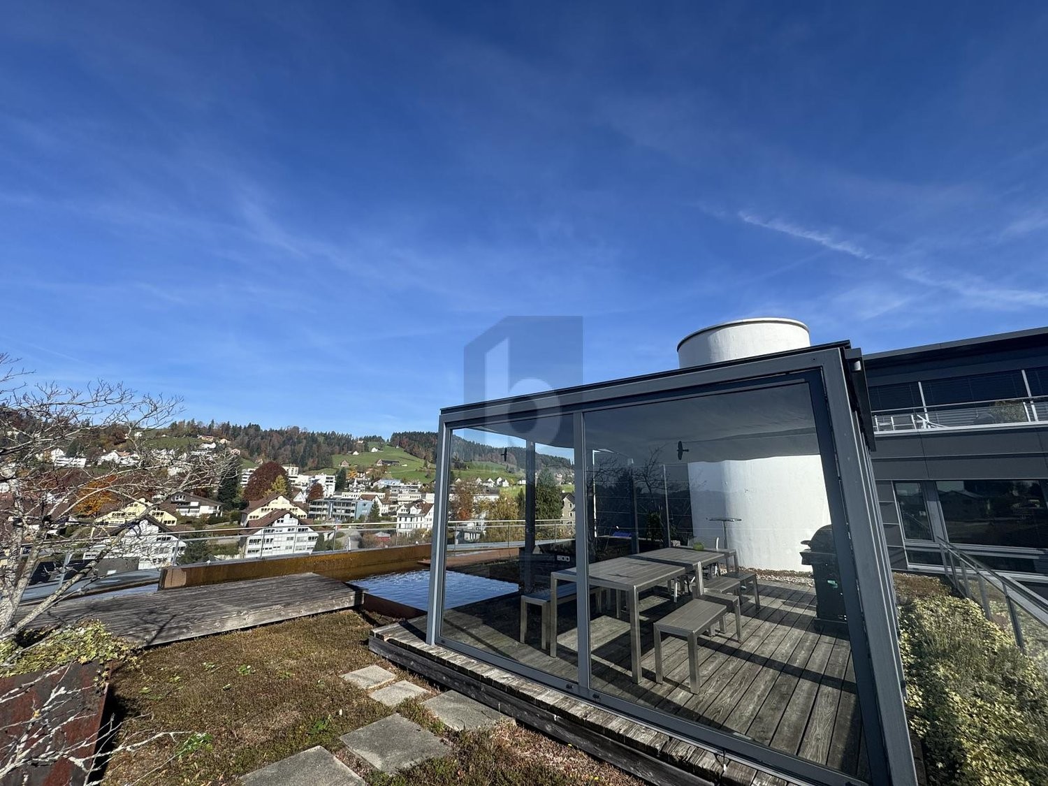 120m² office
