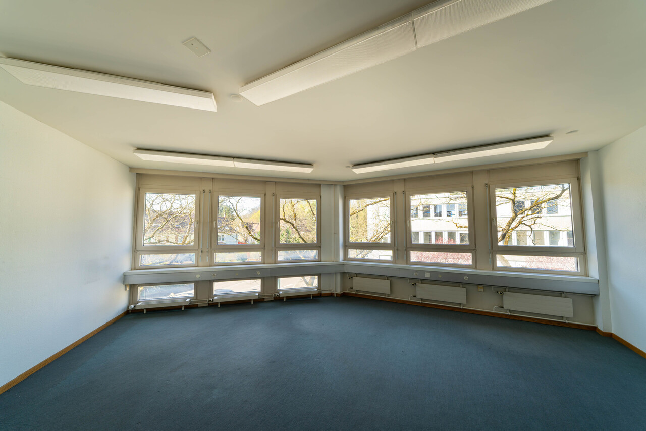 837m² office